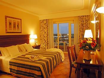 Ria Park Hotel Room